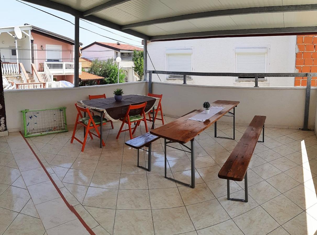 Dalmatino Apartmani Vir Luaran gambar